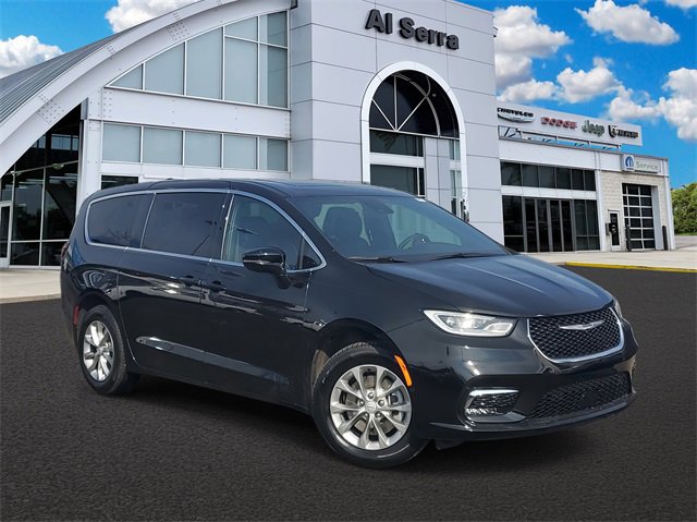New 2026 Chrysler Pacifica Limited w/ Trailer Tow Group