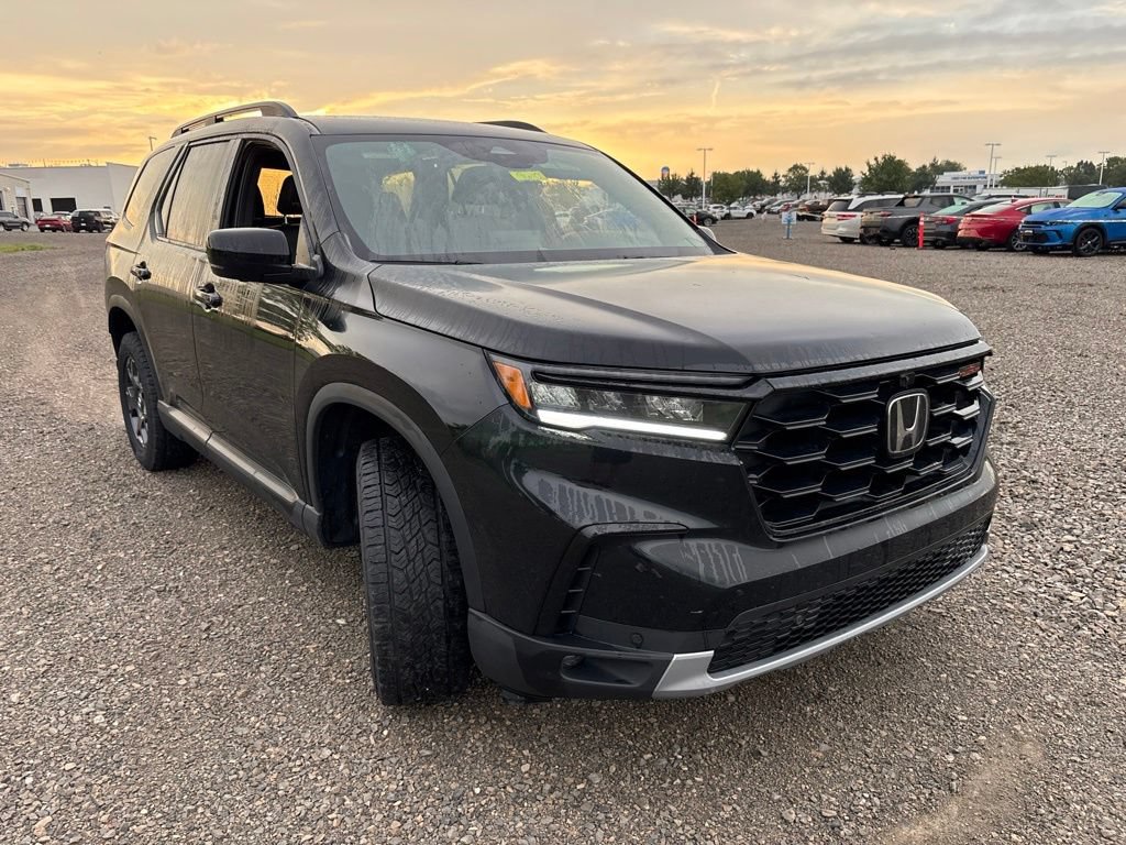 Used 2025 Honda Pilot TrailSport image 15