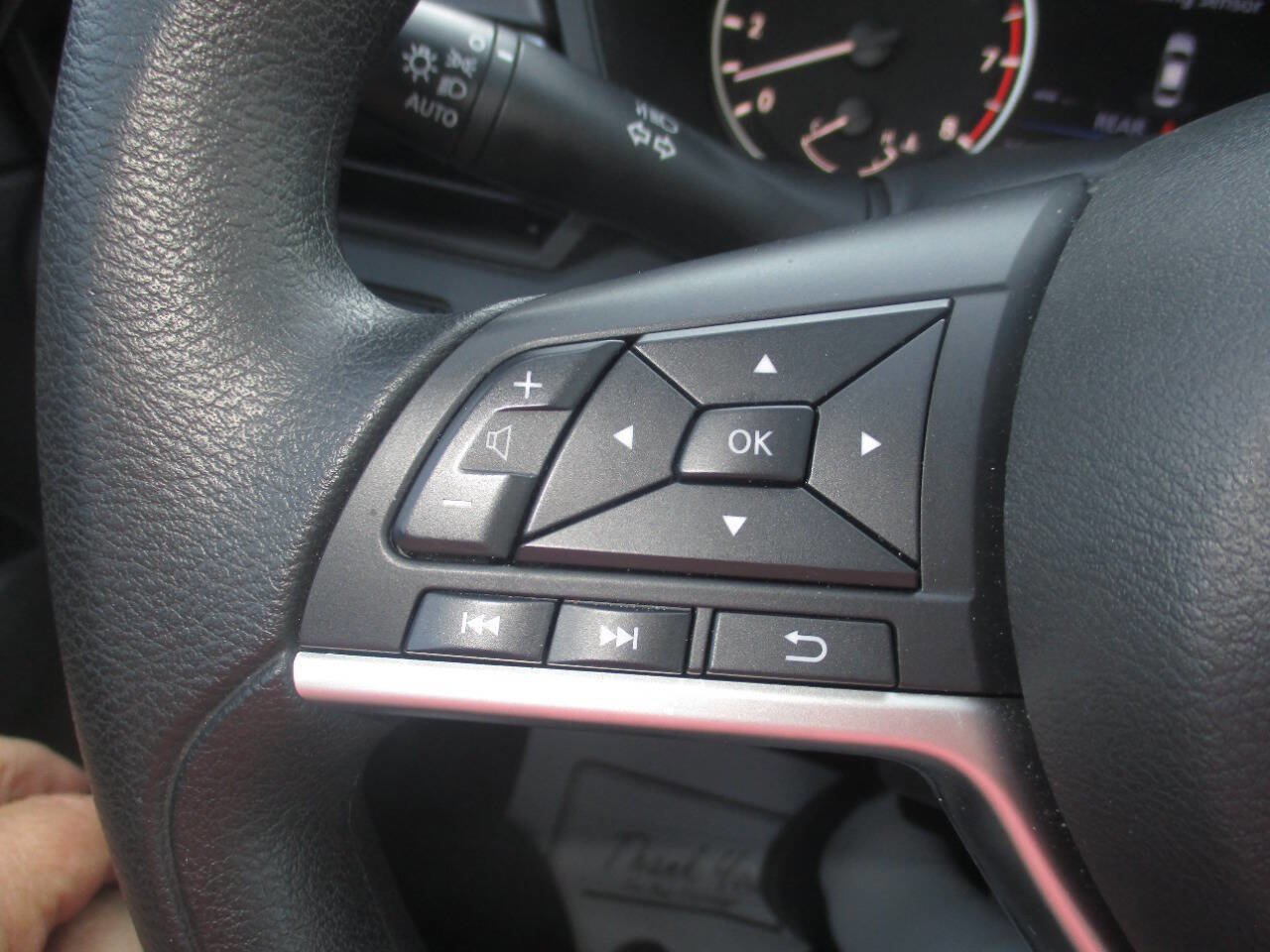Used 2023 Nissan Altima 2.5 SV image 23