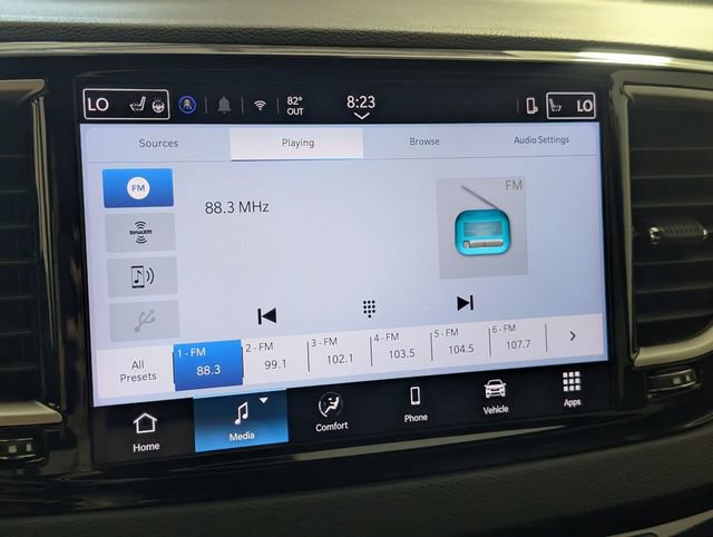 Used 2025 Chrysler Pacifica Select FWD image 19