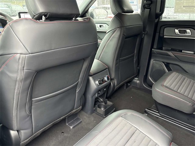 New 2026 Ford Explorer ST-Line w/ ST-Line Street Pack image 18