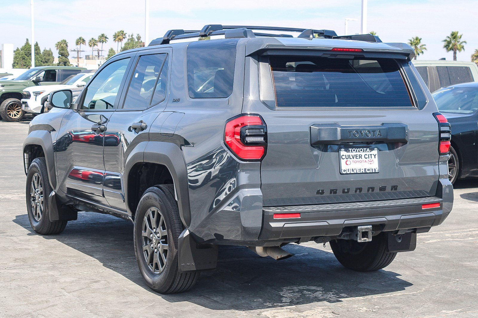 Used 2025 Toyota 4Runner SR5 AWD/4WD image 7