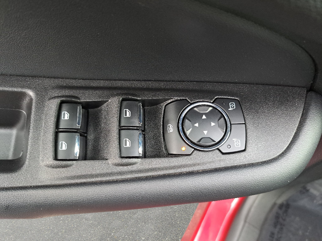 Used 2023 Ford Edge SEL AWD/4WD image 25