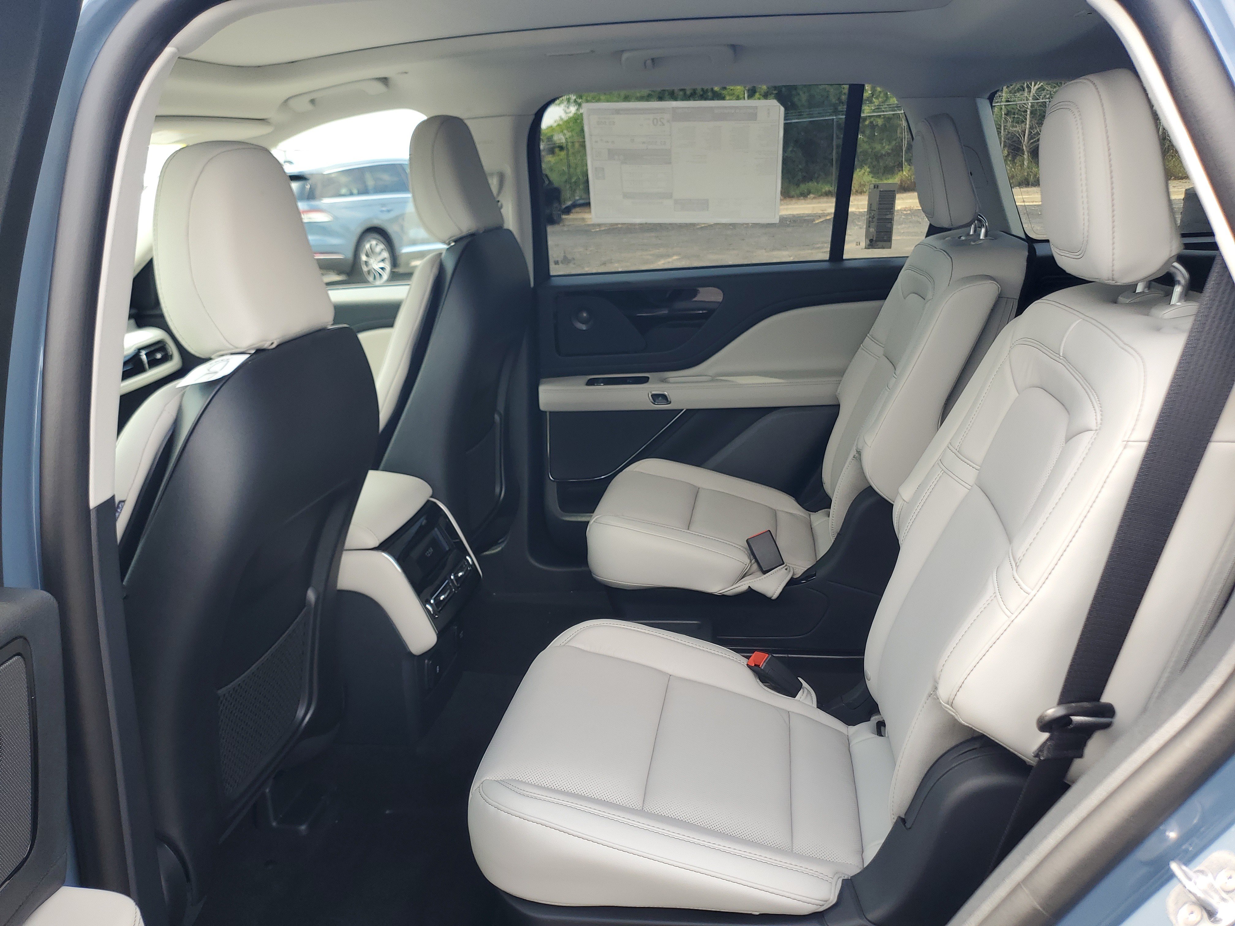 New 2027 Lincoln Aviator Reserve AWD/4WD image 23