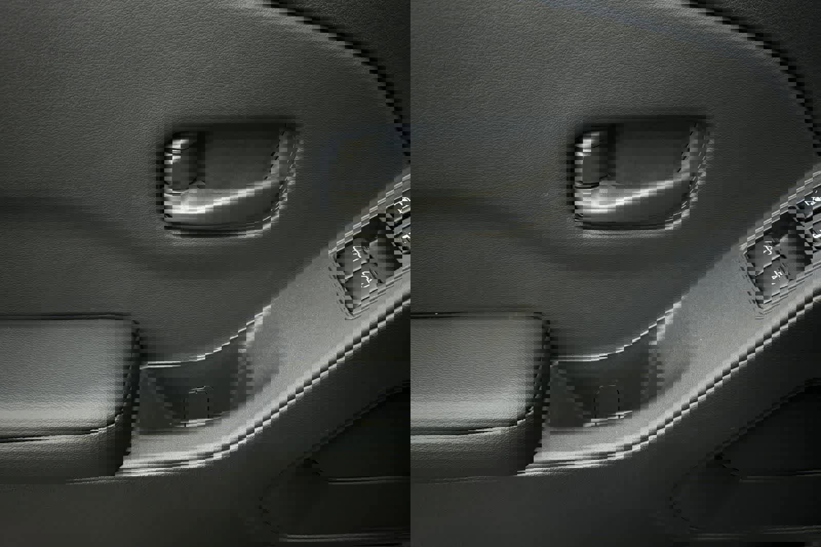 New 2026 Nissan Frontier S image 13