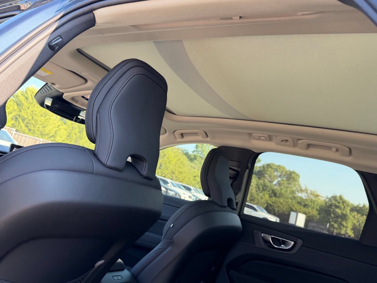 New 2027 Volvo XC60 B5 Plus AWD/4WD image 19