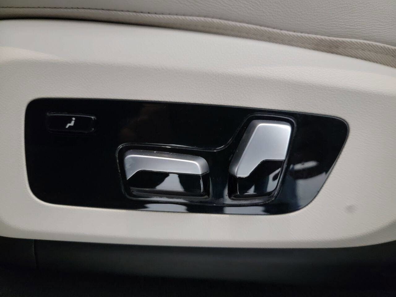 Used 2021 BMW X7 xDrive40i w/ Executive Package AWD/4WD image 52