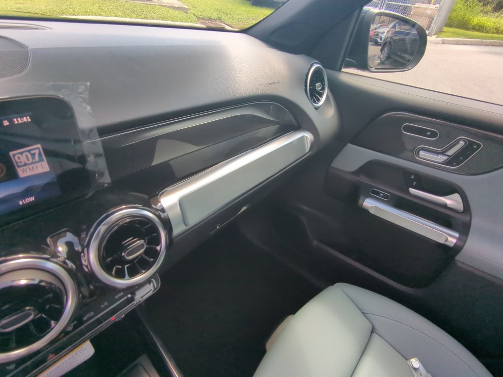 Used 2026 Mercedes-Benz GLB 250 image 4