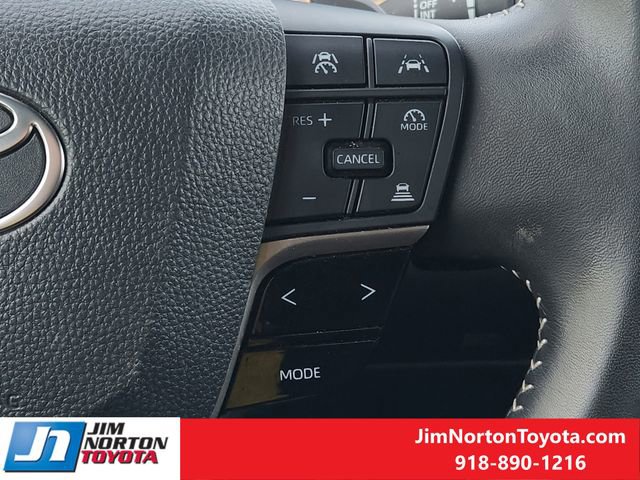 Used 2025 Toyota Camry SE FWD image 29