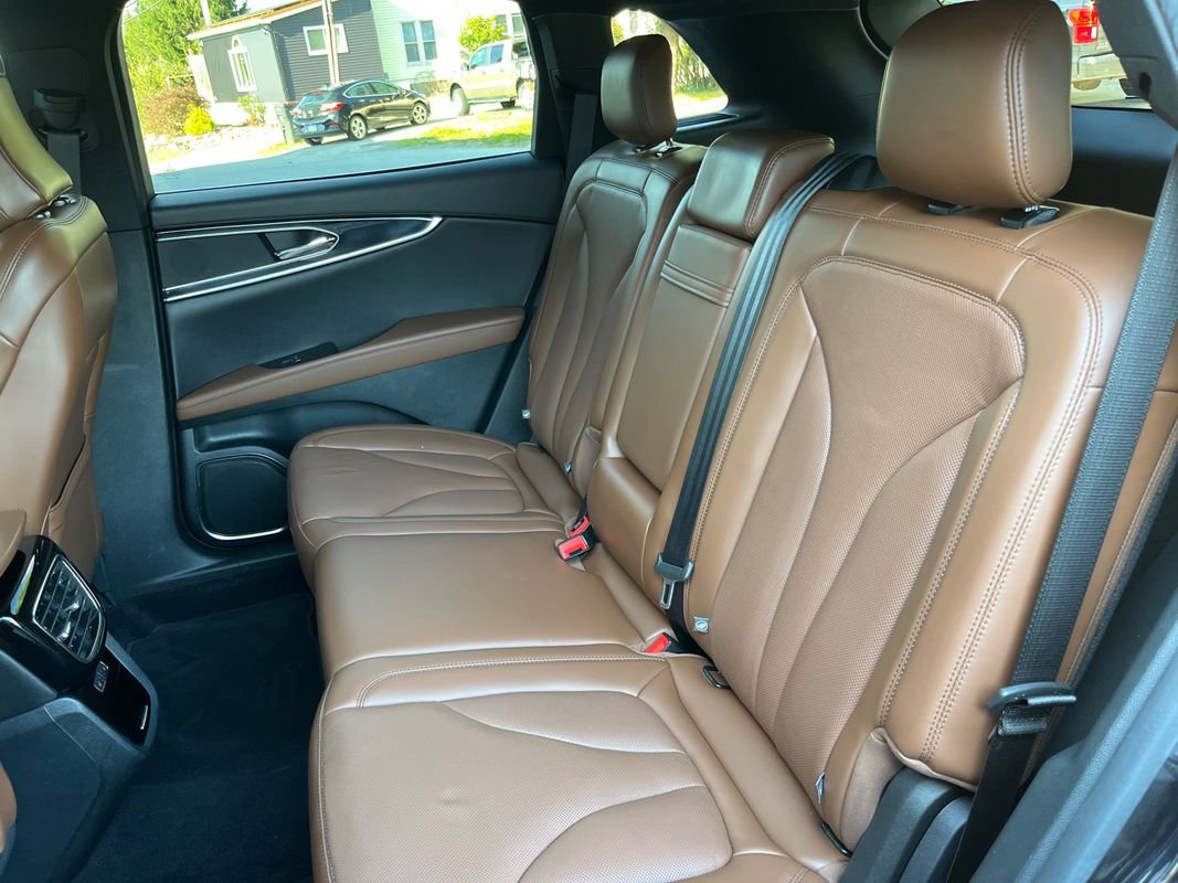 Used 2022 Lincoln Nautilus Reserve AWD/4WD image 10