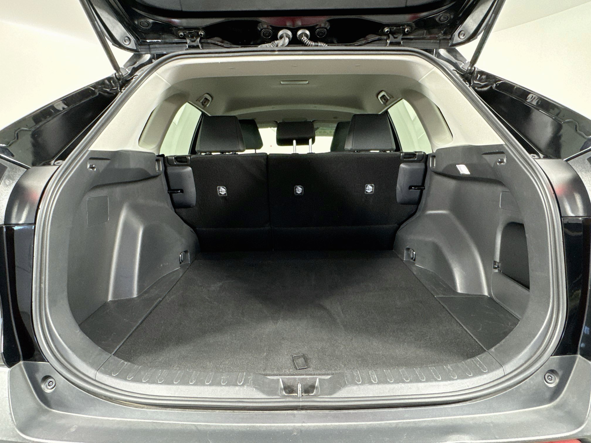 Certified 2025 Toyota RAV4 LE AWD/4WD image 25