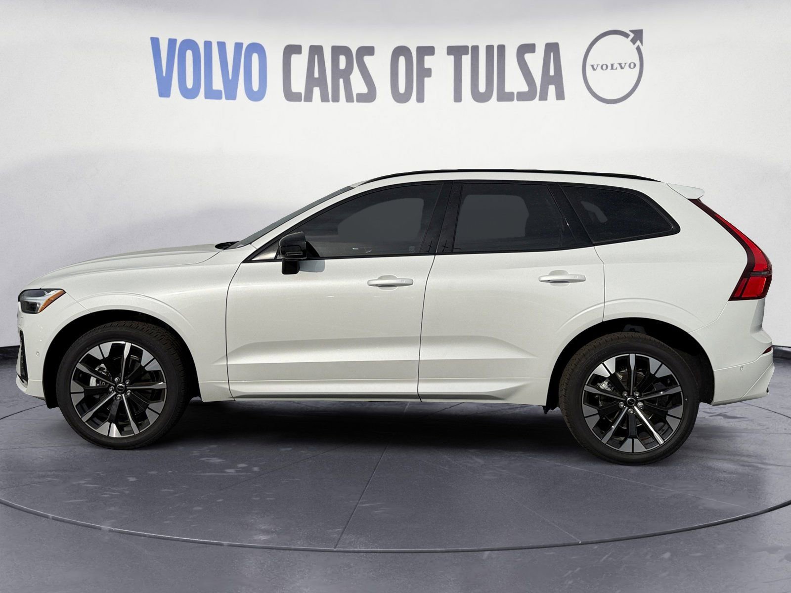 New 2026 Volvo XC60 B5 Plus w/ Protection Package Premier image 2