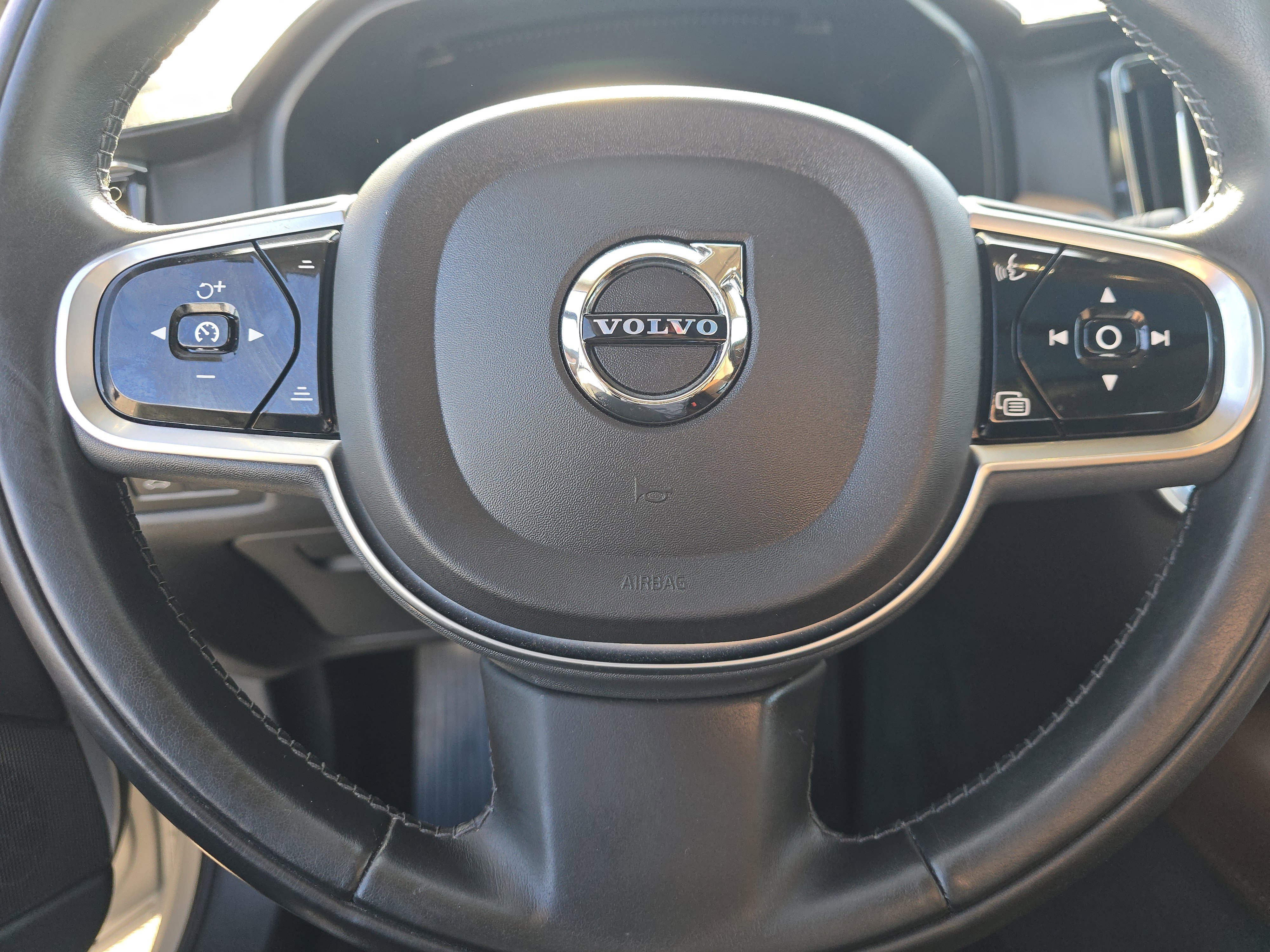 Used 2020 Volvo S90 T8 Inscription image 19