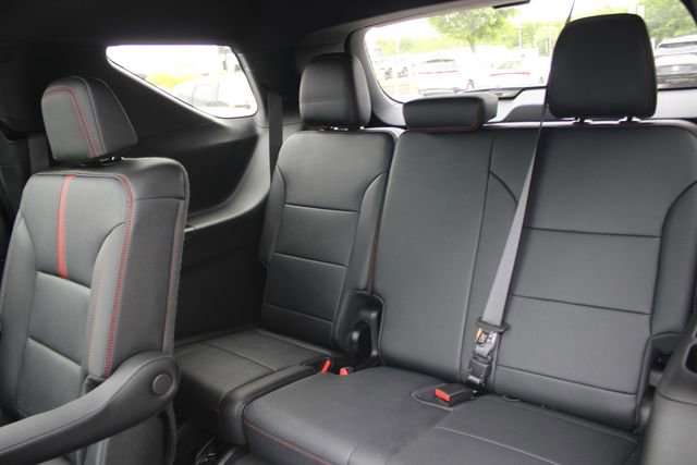 Used 2025 Chevrolet Traverse RS AWD/4WD image 27