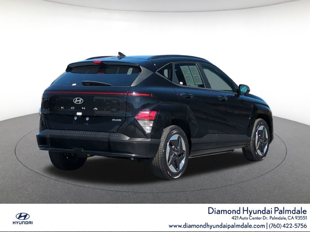 Used 2025 Hyundai Kona SEL FWD image 7
