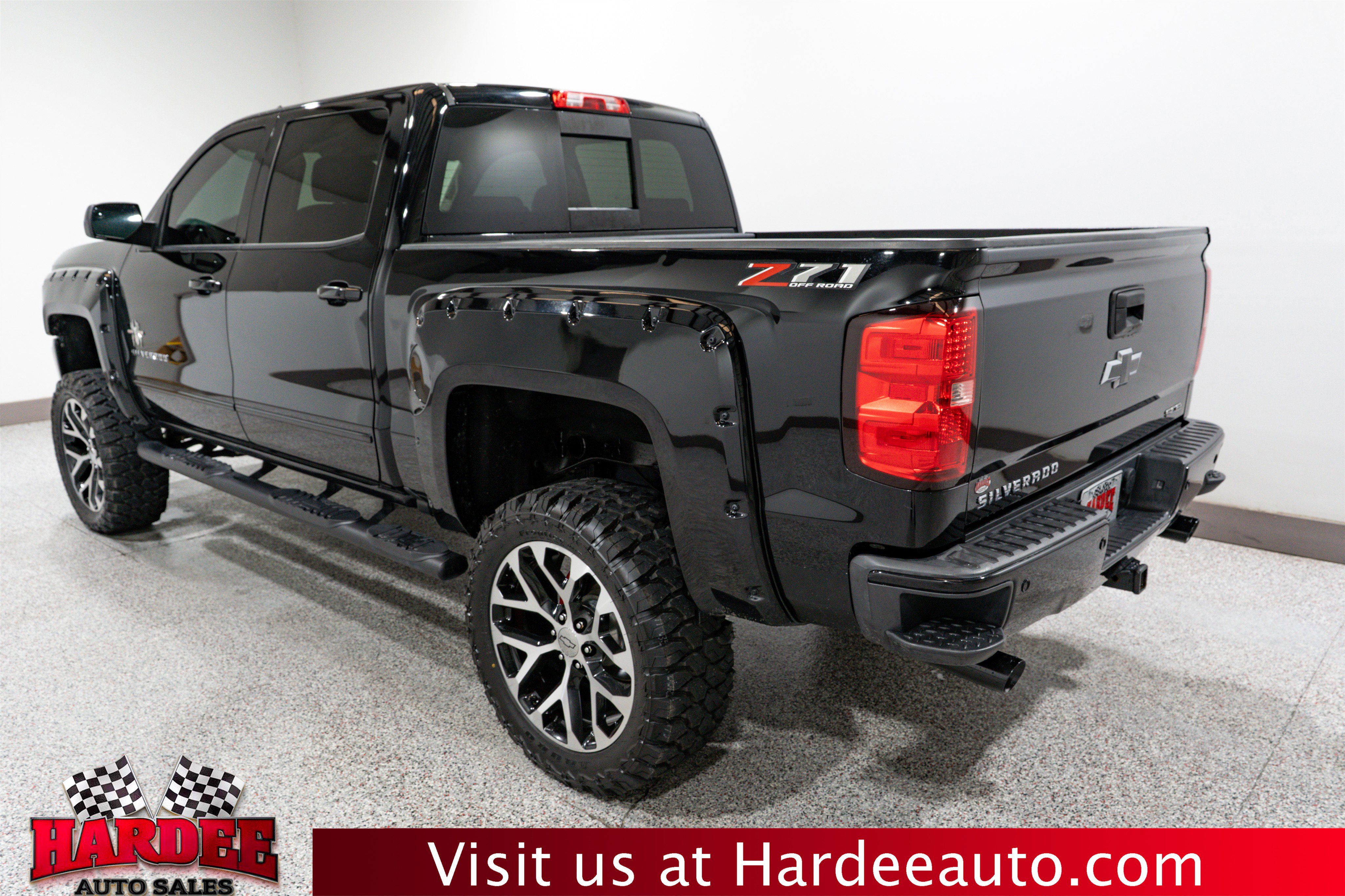 Used 2018 Chevrolet Silverado 1500 LT w/ All Star Edition image 3