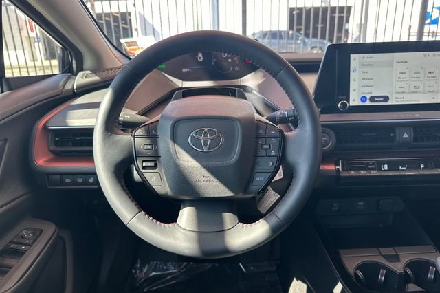 Used 2025 Toyota Prius Plug-In Hybrid image 14