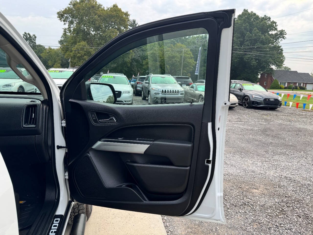 Used 2019 Chevrolet Colorado LT AWD/4WD image 11