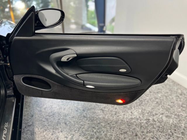 Used 2004 Porsche 911 Carrera 4 image 32