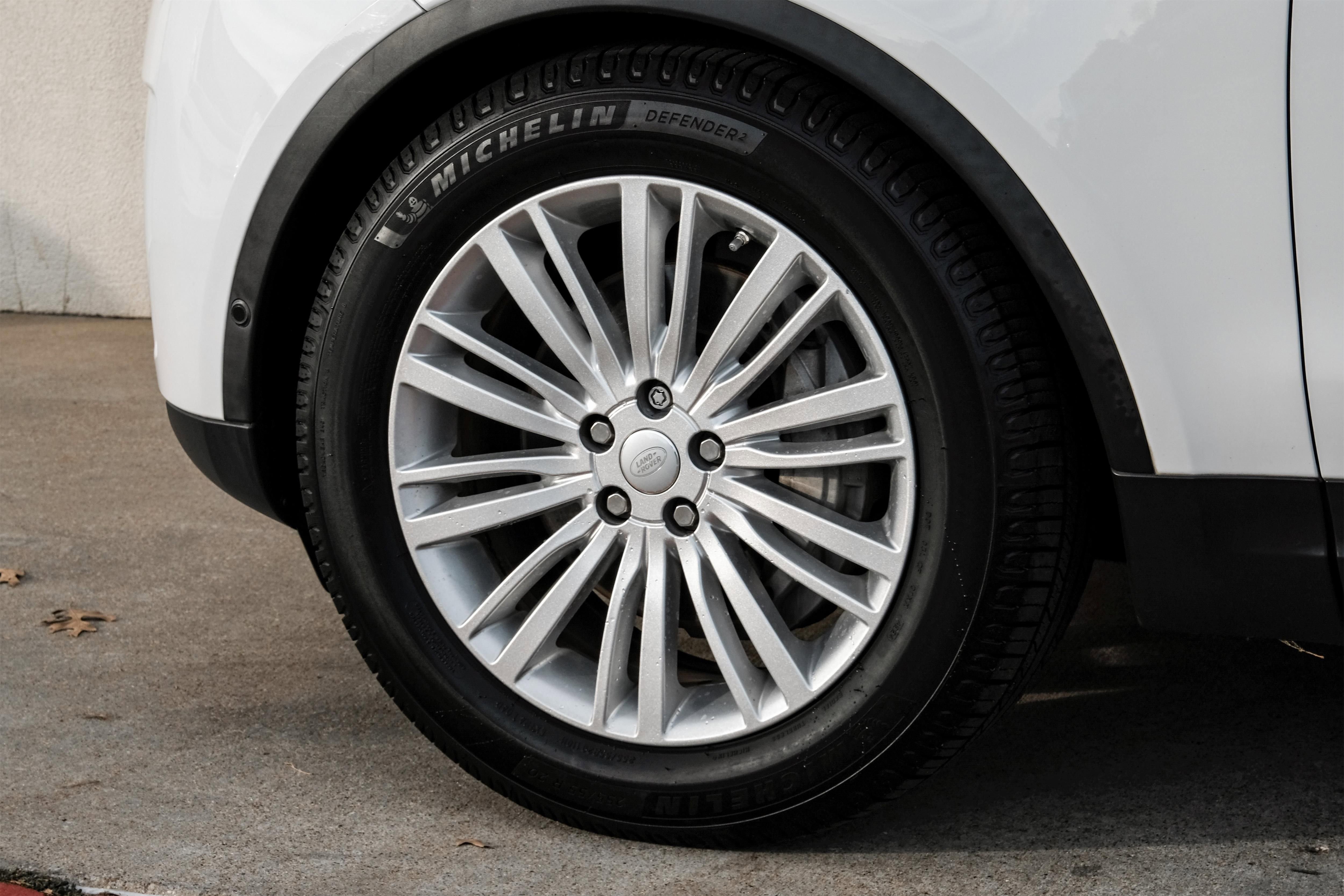 Used 2020 Land Rover Discovery HSE Luxury image 58