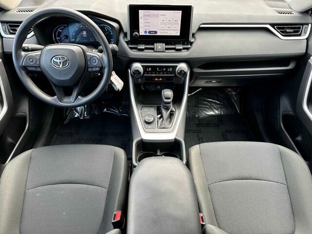 Used 2024 Toyota RAV4 LE AWD/4WD image 16