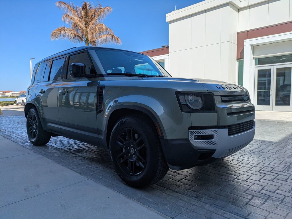 Used 2025 Land Rover Defender 110 S image 3