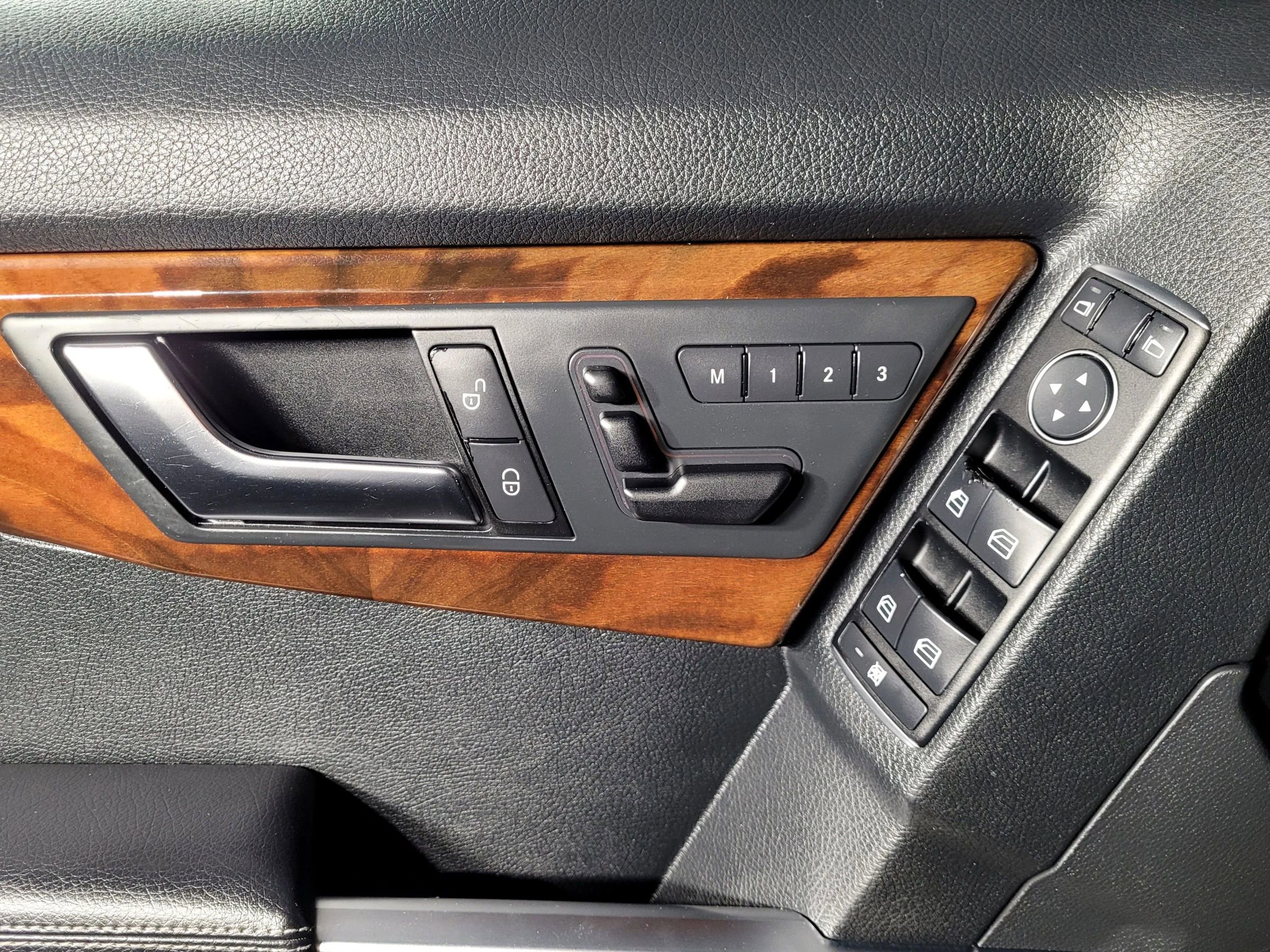 Used 2015 Mercedes-Benz GLK 350 4MATIC image 16