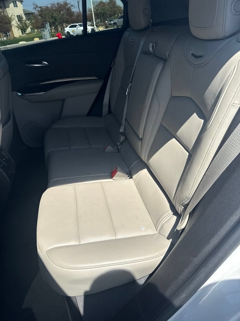 Used 2019 Cadillac XT4 Premium Luxury w/ Enhanced Visibility Package FWD image 10