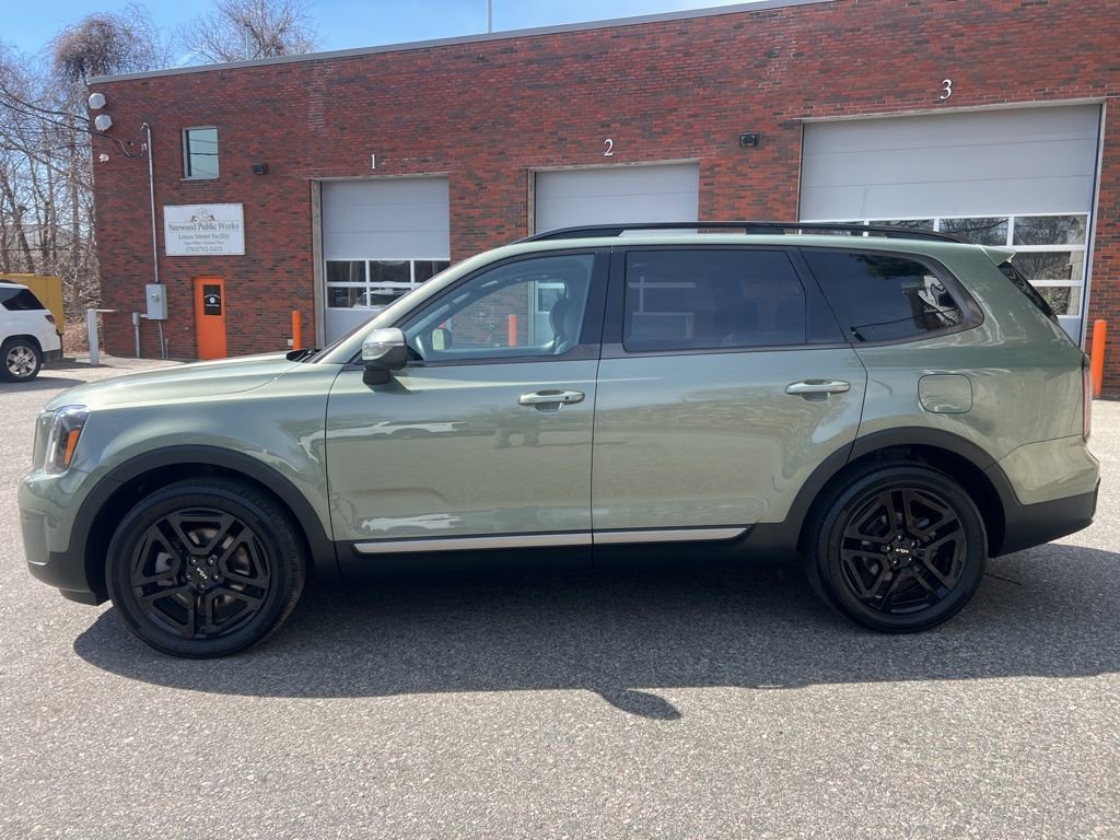 Used 2023 Kia Telluride EX X-Line image 2