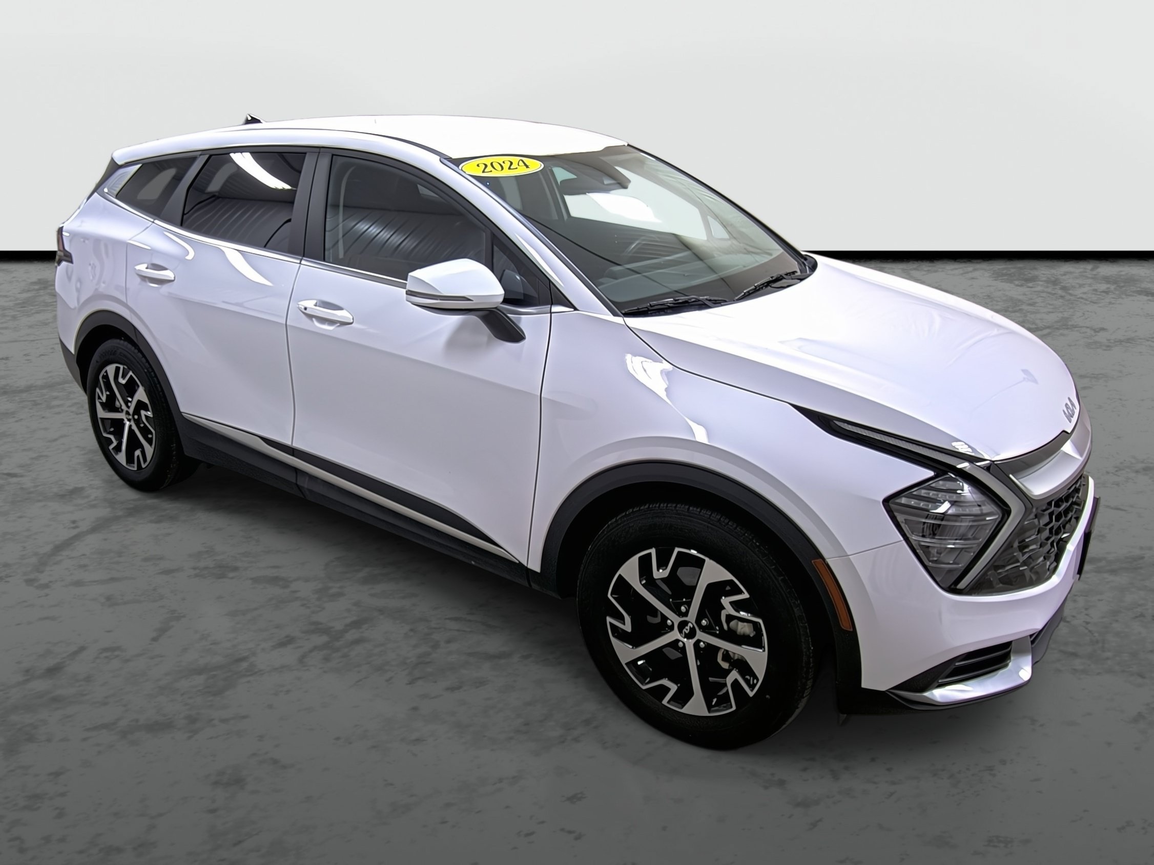 Used 2024 Kia Sportage EX FWD image 5