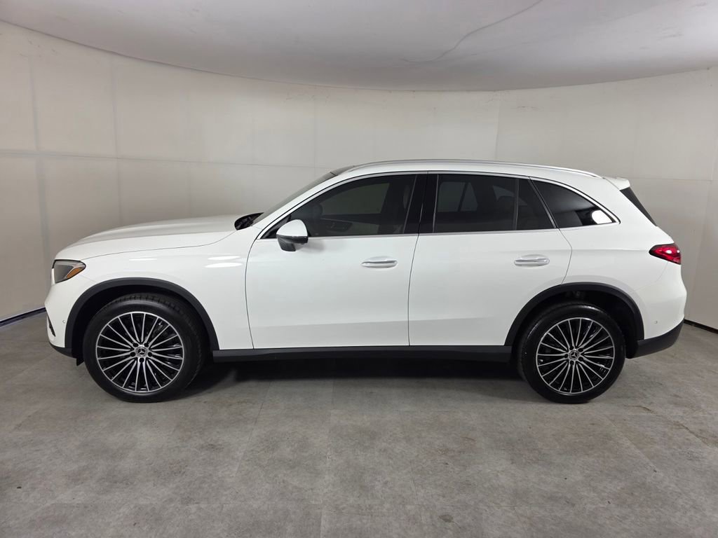 Certified 2025 Mercedes-Benz GLC 300 image 7