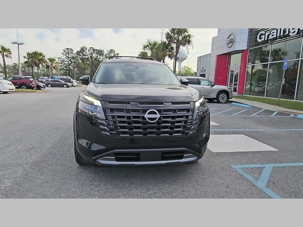 New 2026 Nissan Pathfinder Platinum FWD image 18