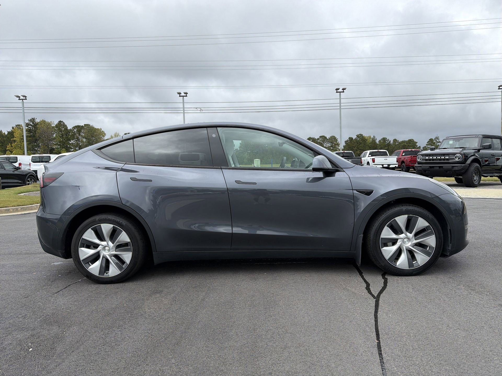 Used 2022 Tesla Model Y Long Range image 30