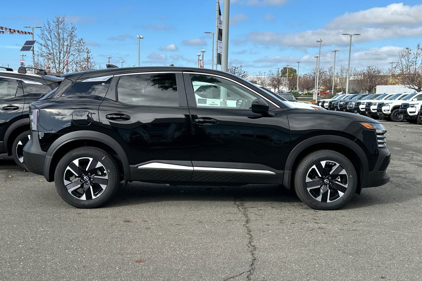 New 2025 Nissan Kicks SV AWD/4WD video 3