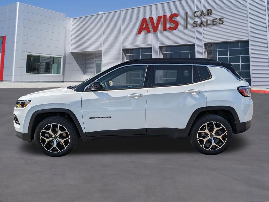 Used 2025 Jeep Compass Limited image 10