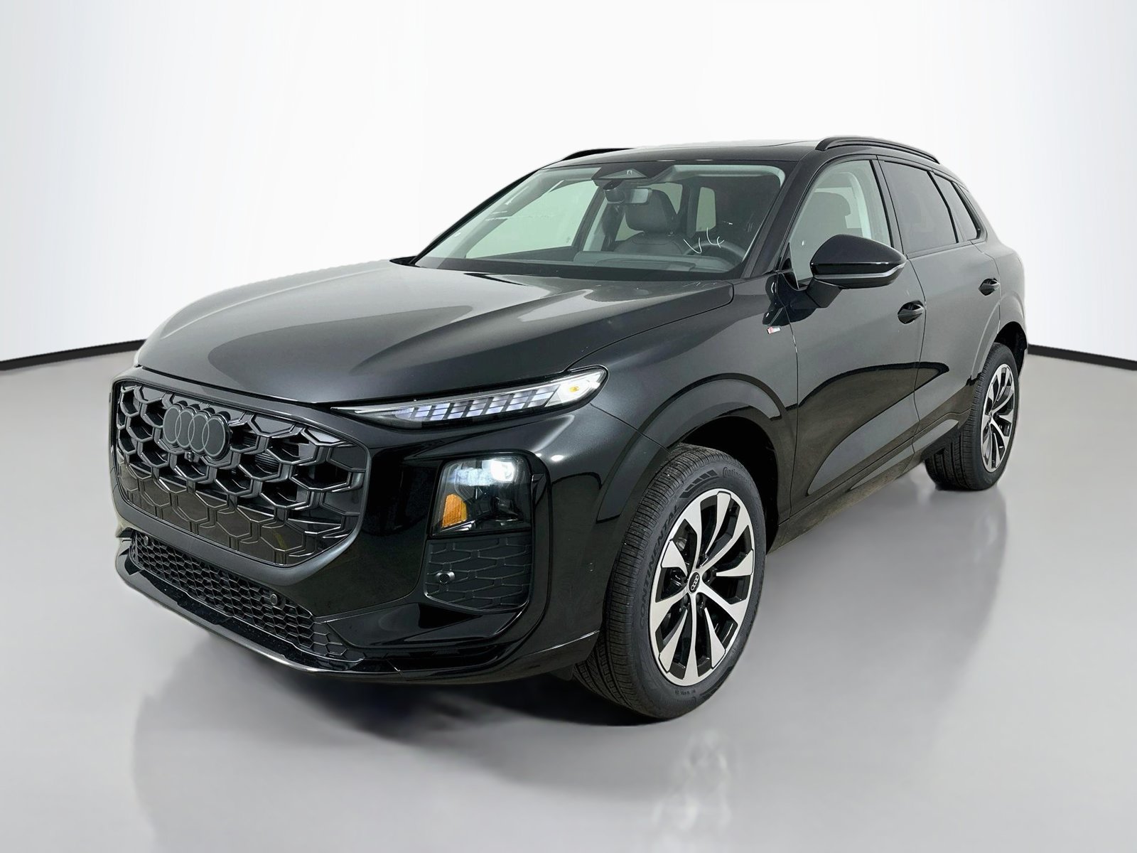 New 2026 Audi Q3 quattro 2.0T AWD/4WD image 1