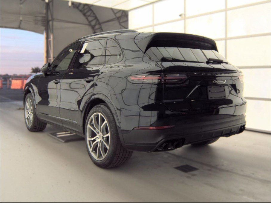 Used 2020 Porsche Cayenne S w/ Premium Package AWD/4WD image 4