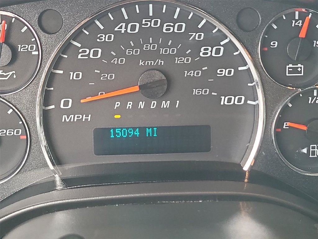 Used 2024 Chevrolet Express 2500 w/ Driver Convenience Package RWD image 4