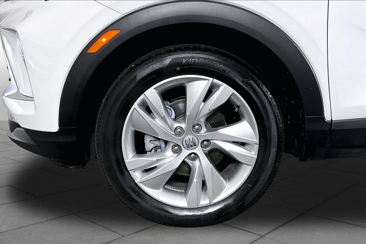 Used 2024 Buick Encore GX Preferred FWD image 10