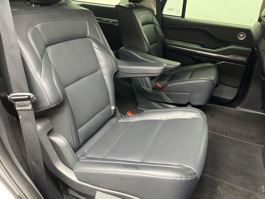 Used 2025 Lincoln Navigator Reserve image 24