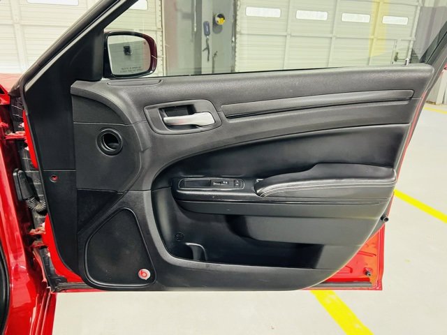 Used 2016 Chrysler 300 S image 35