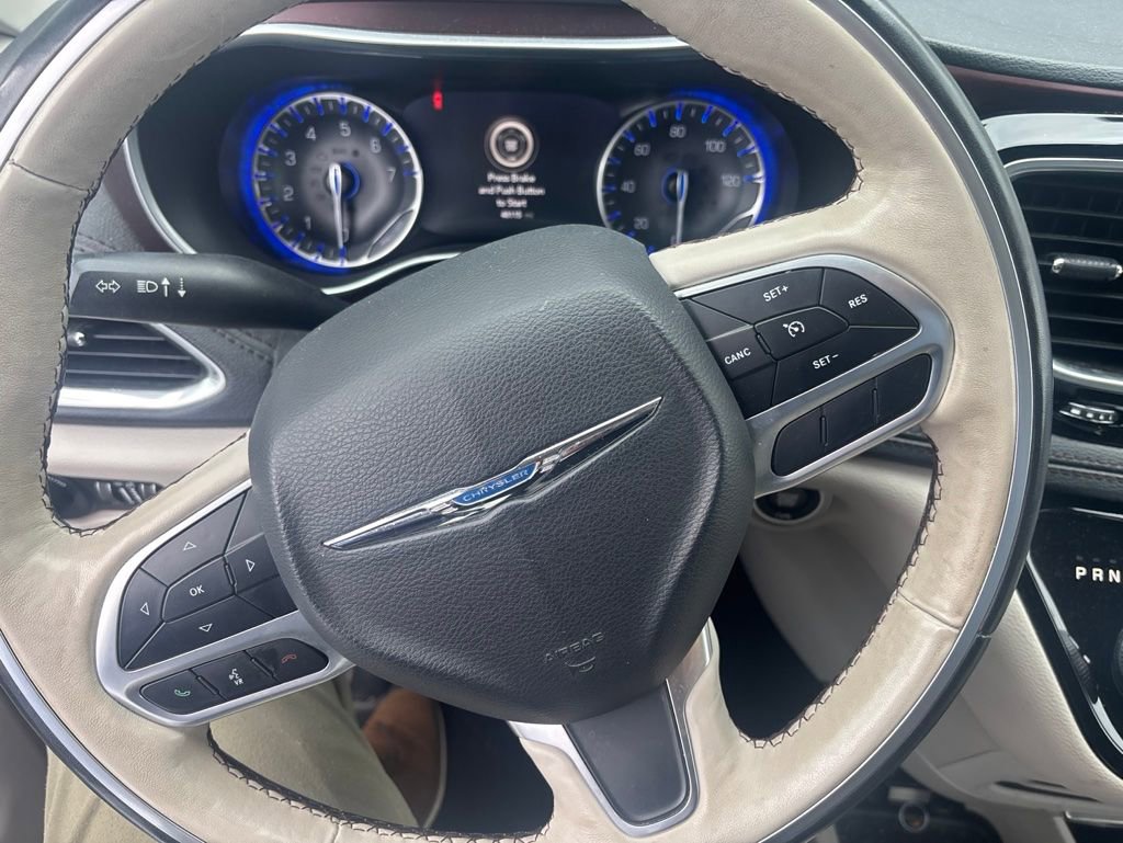 Used 2019 Chrysler Pacifica Limited FWD image 12