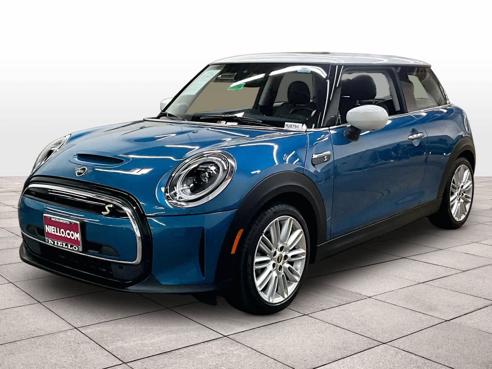 Used 2024 MINI Cooper SE FWD image 1