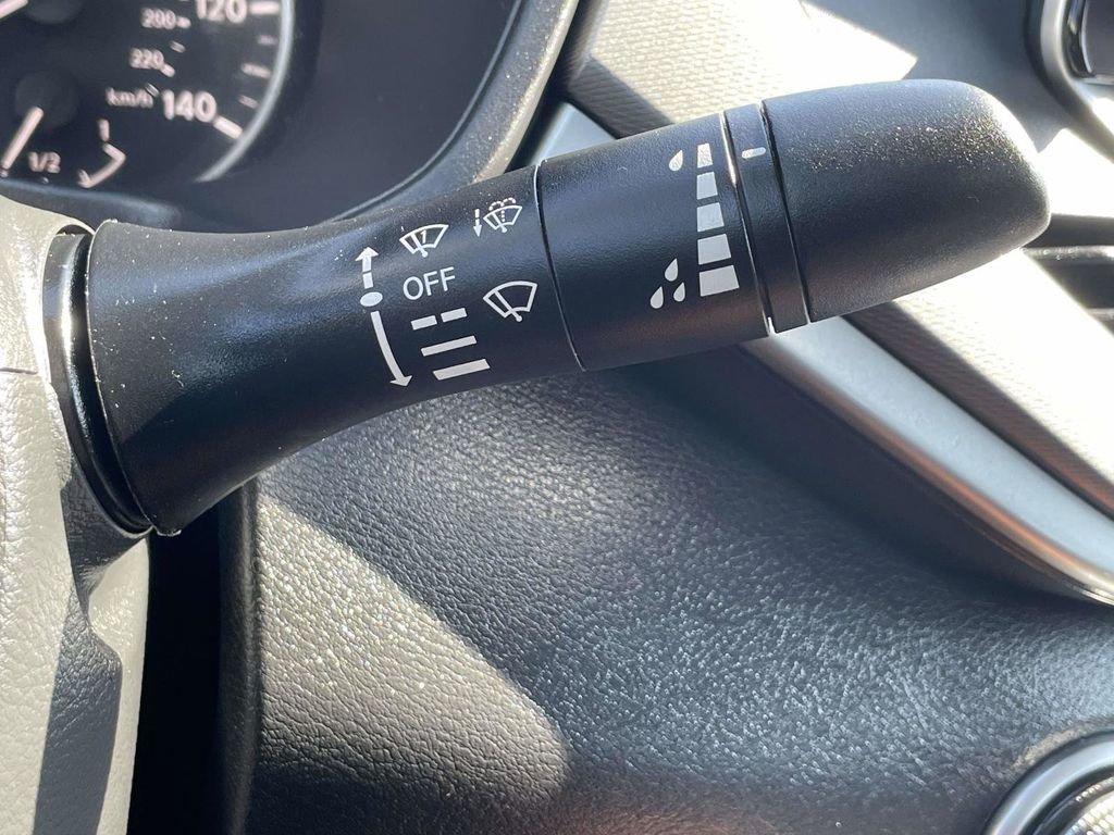 Used 2024 Nissan Altima 2.5 SR FWD image 31