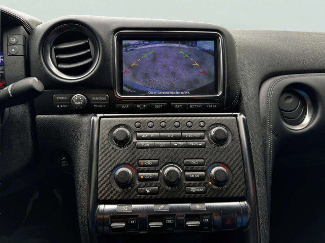 Used 2013 Nissan GT-R Premium image 34