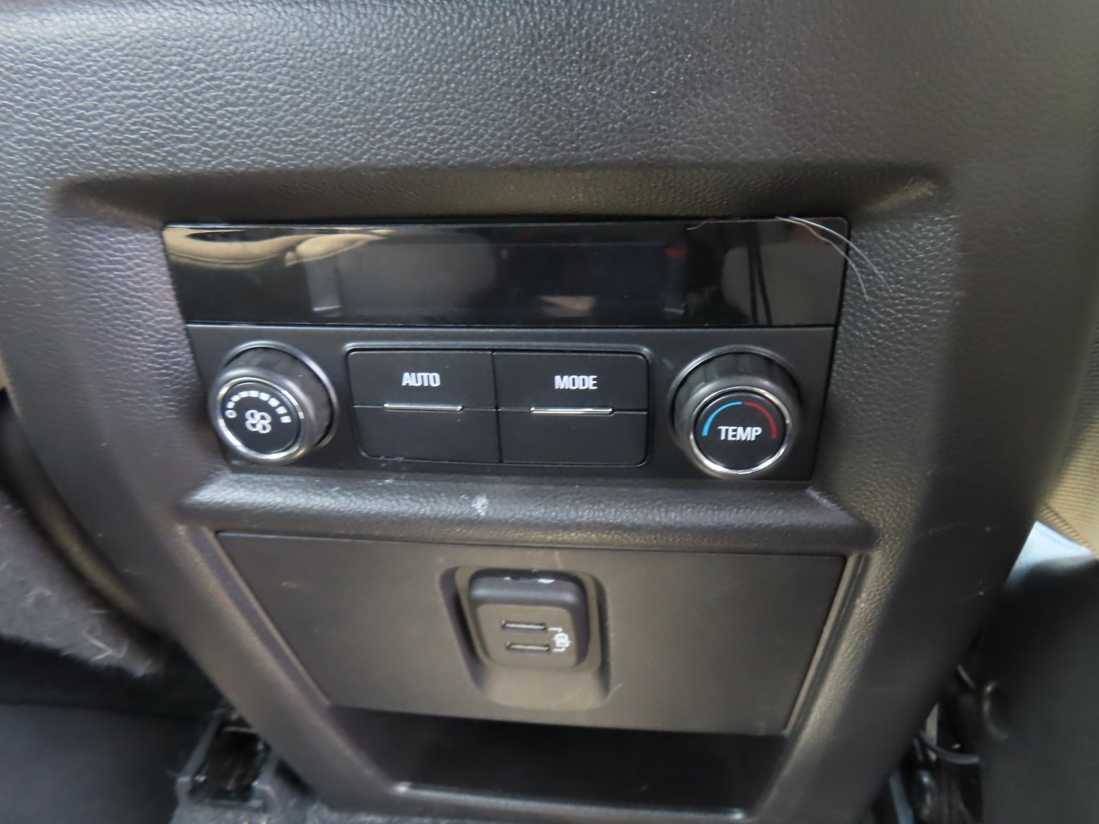 Used 2022 Chevrolet Traverse LT image 33