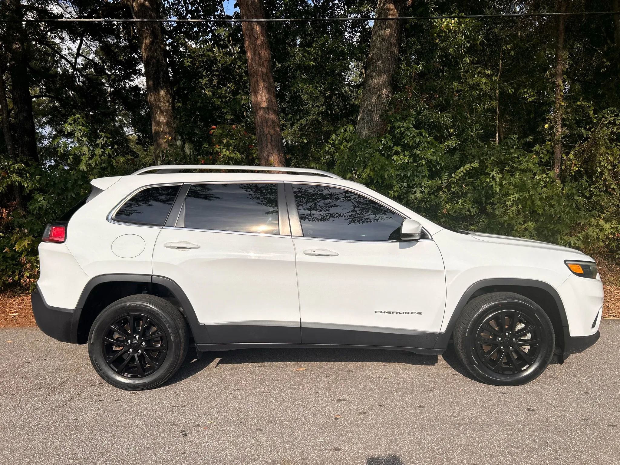 Used 2021 Jeep Cherokee Latitude Lux w/ Sun & Sound Group image 10