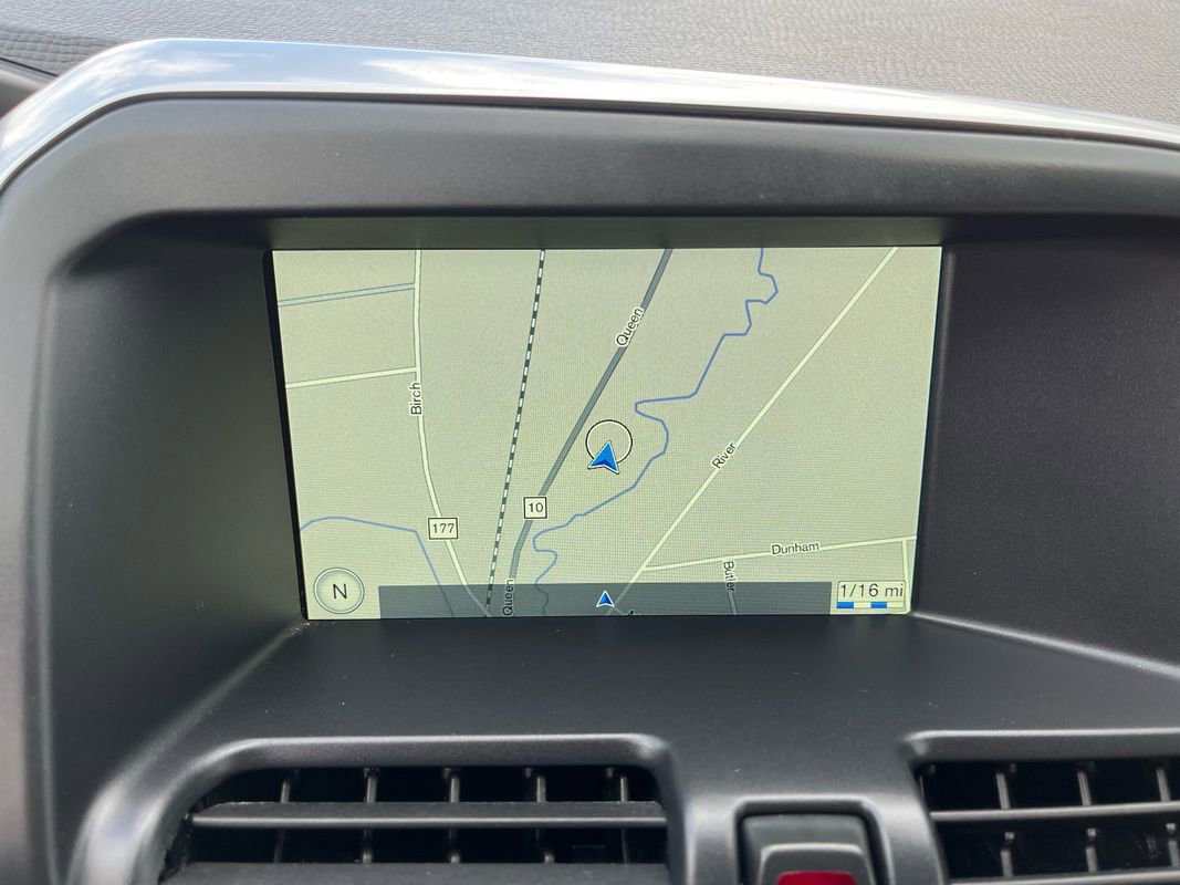 Used 2016 Volvo XC60 T6 w/ Proximity Package image 10