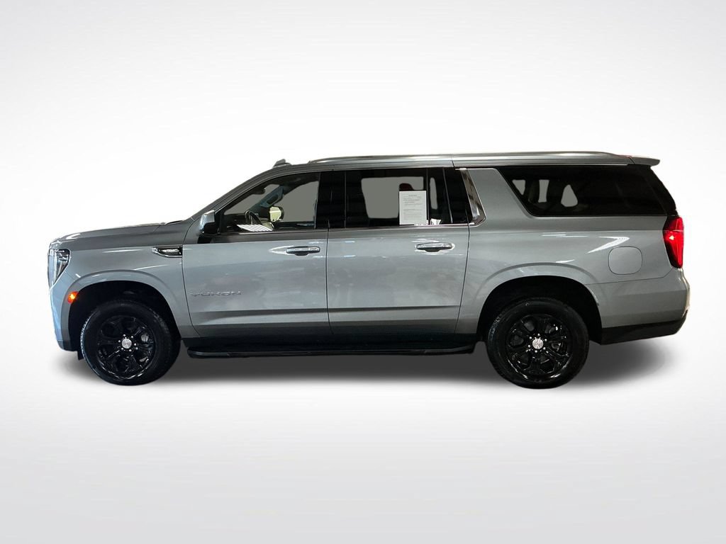 Used 2023 GMC Yukon XL SLE AWD/4WD image 2