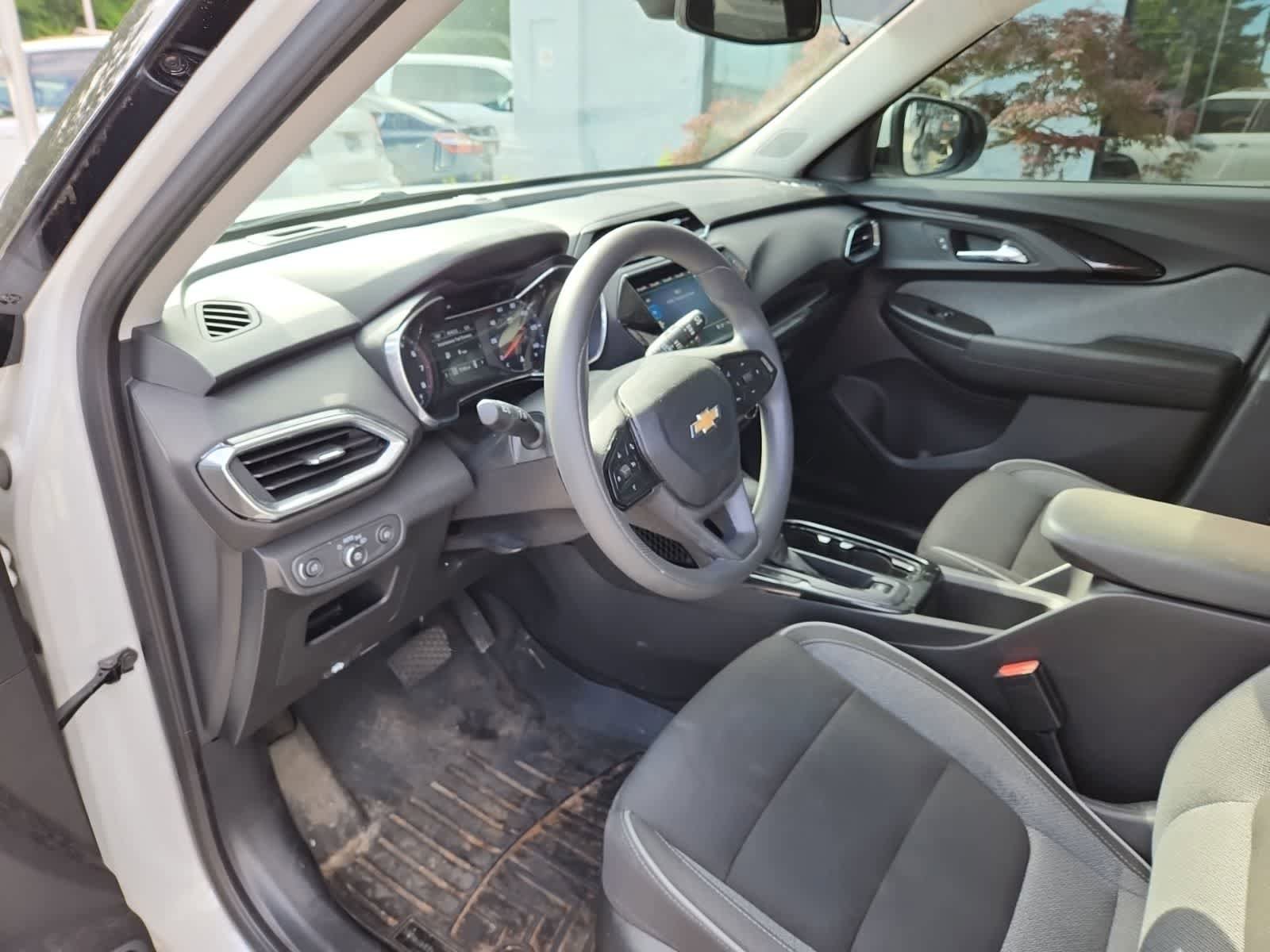 Used 2021 Chevrolet TrailBlazer LT w/ Convenience Package AWD/4WD image 13
